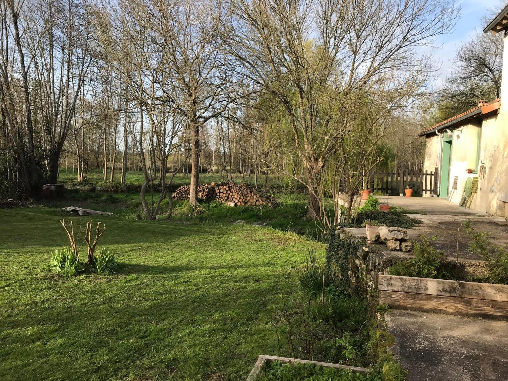 Ferienwohnung Ancien Moulin A Eau Sur La Seugne Mosnac  Exterior foto